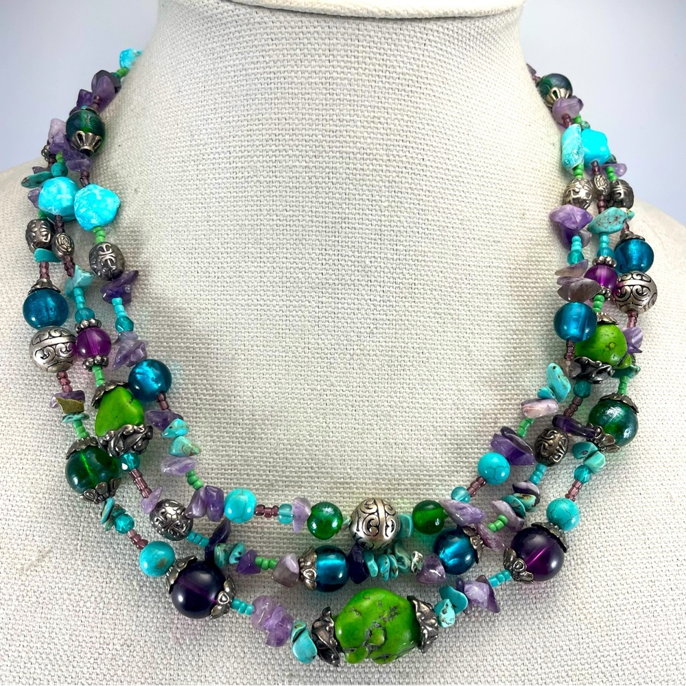 Beautiful Unsigned Layered Turquoise Dyed Howlite Amethyst Nugget Glass Necklace